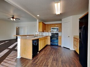 730 E Sheila Cir in Joshua, TX - Building Photo - Building Photo