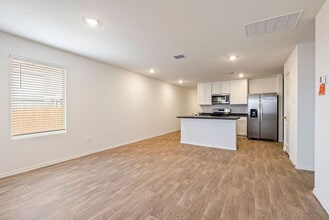 172 Bull Lake Cir in Buda, TX - Building Photo - Building Photo