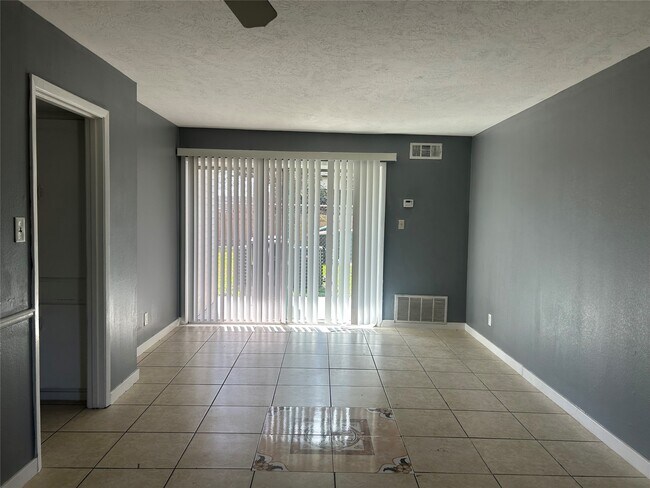 6702 Biggs Ct in Houston, TX - Building Photo - Building Photo