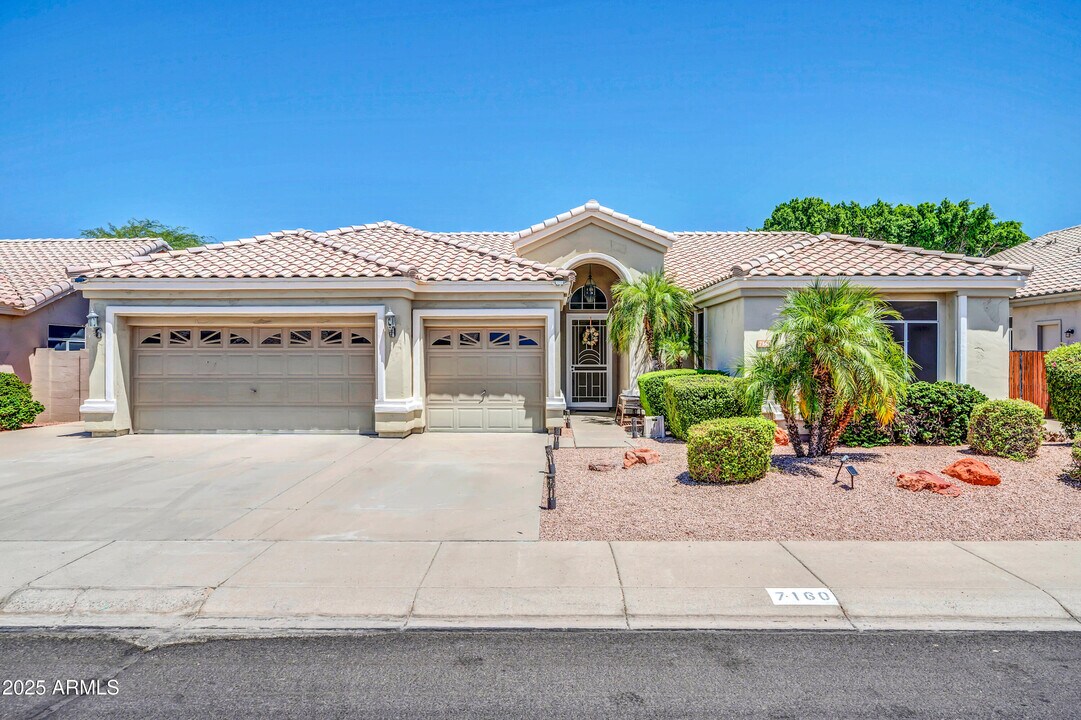 7160 W Foothill Dr in Glendale, AZ - Building Photo