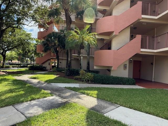 7401 NW 16th St in Plantation, FL - Building Photo - Building Photo