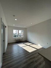 1127 Stuyvesant Ave., Unit 304 in Irvington, NJ - Foto de edificio - Building Photo