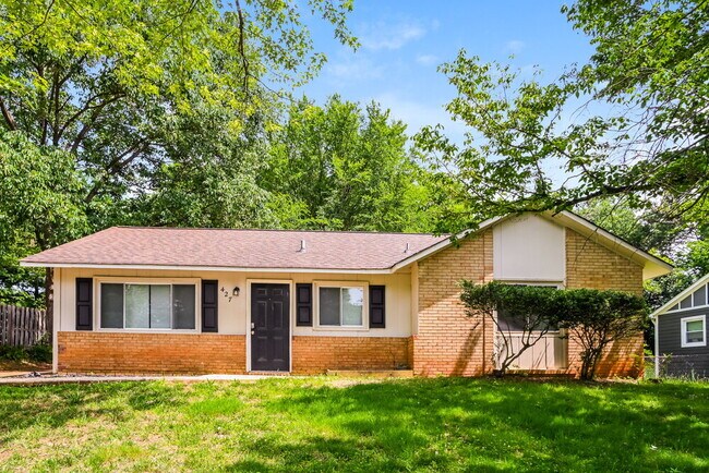 property at 427 Huntsmoor Dr