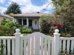 422 N Shaffer St in Orange, CA - Building Photo - Building Photo