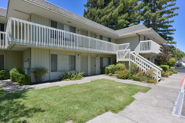 OTAVON APARTMENTS in Novato, CA - Building Photo - Building Photo