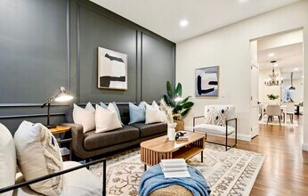 1906 Madison Ave in Baltimore, MD - Building Photo - Building Photo