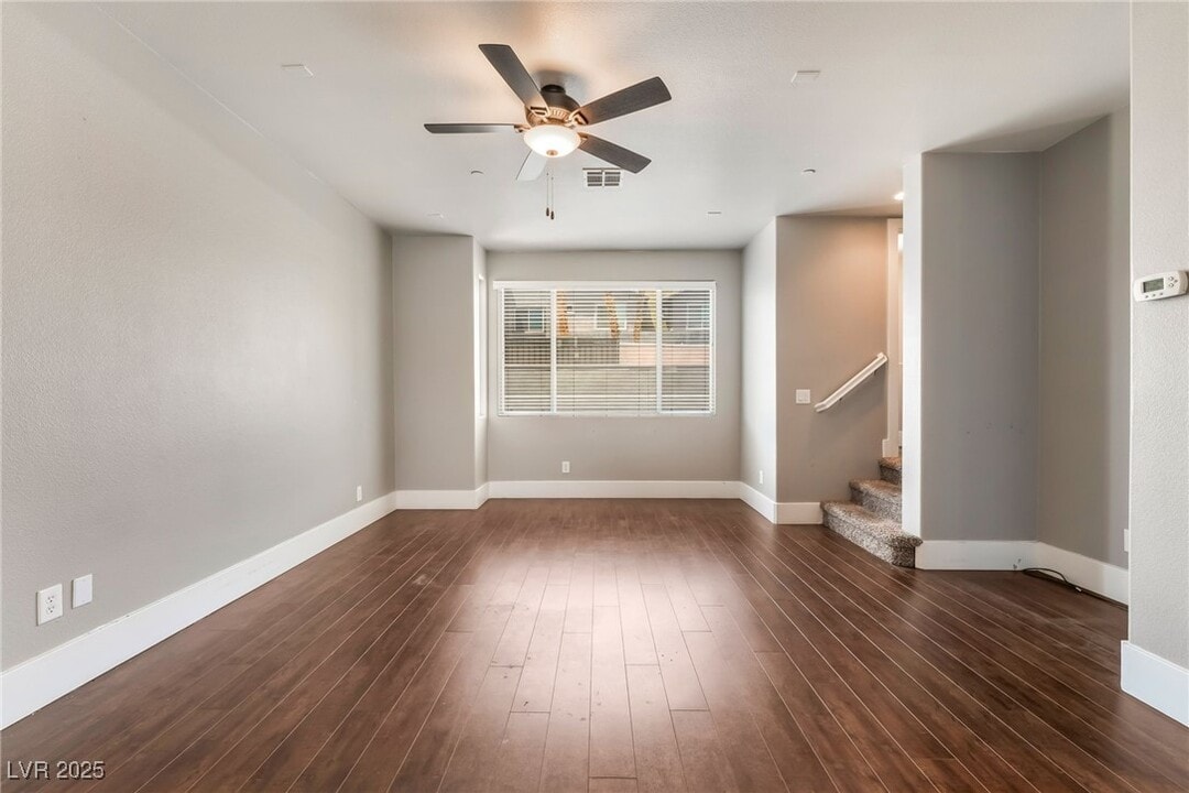 9050 W Tropicana Ave in Las Vegas, NV - Building Photo