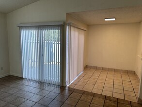5575 Tree Swallow Ct in Stockton, CA - Foto de edificio - Building Photo