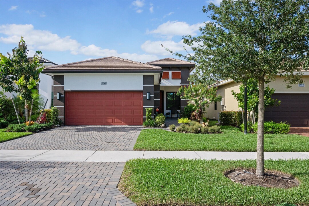 15938 Key Biscayne Ln in Loxahatchee, FL - Building Photo