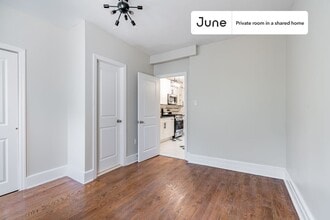 Private bedroom in 3 bed/1.5 bath Home in Jersey City, NJ - Building Photo - Building Photo