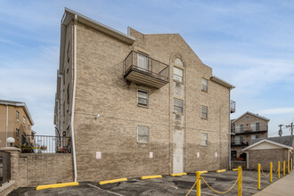 Pennyfield Estates in Bronx, NY - Building Photo - Building Photo