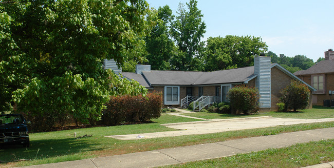 4704 Hollowell Ln in Raleigh, NC - Building Photo - Building Photo