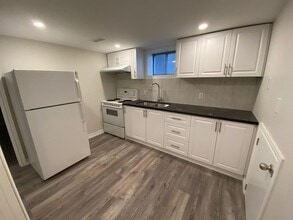 97 Shropshire Dr in Toronto, ON - Building Photo - Building Photo
