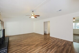 1017 Locust St in Benbrook, TX - Building Photo - Building Photo