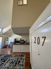 15946 Vanowen St in Los Angeles, CA - Building Photo - Building Photo