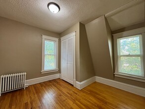 5016 Xerxes Ave S in Minneapolis, MN - Foto de edificio - Building Photo