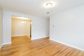 7244 Rhode Island Dr E in Jacksonville, FL - Building Photo - Building Photo