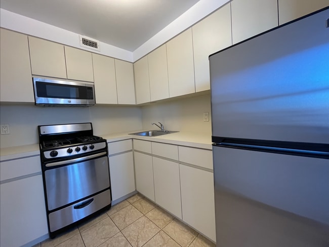 3212 23rd St, Unit 3