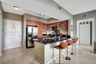 2030 Douglas Rd in Miami, FL - Building Photo - Building Photo