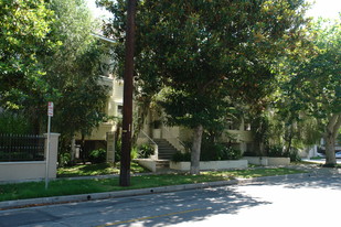 14945 Moorpark Entry Apartments