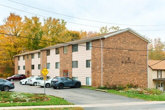 Oak Ridge Manor Apartments in Holley, NY - Building Photo - Building Photo