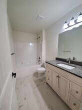 1125 W Ivy Ave-Unit -Unit B in Moses Lake, WA - Building Photo - Building Photo