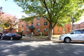Tel-Court Cooperative in Washington, DC - Foto de edificio - Building Photo
