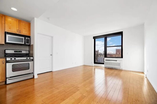 504 W 136th St in New York, NY - Foto de edificio - Building Photo
