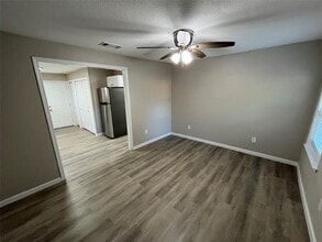 942 Carver St in Mesquite, TX - Building Photo - Building Photo