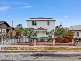 2321 Locust Ave, Unit Main House in Long Beach, CA - Building Photo