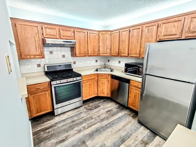 67 Rachel Ct, Unit 67 Rachel in Franklin Park, NJ - Building Photo - Building Photo