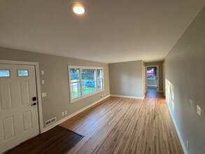 10919 Woody Ln NW in Minneapolis, MN - Building Photo - Building Photo