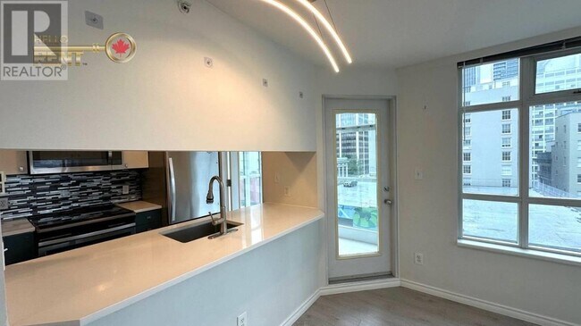 438-438 Seymour St in Vancouver, BC - Building Photo - Building Photo