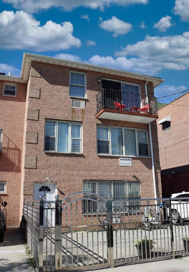 407 Taylor Ave in Bronx, NY - Building Photo - Building Photo