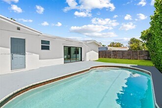 20515 NE 19th Ct in Miami, FL - Building Photo - Building Photo