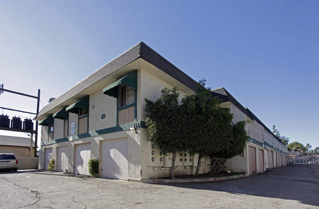 Campus Ave in Upland, CA - Foto de edificio - Building Photo