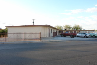 2524 McCarran St in North Las Vegas, NV - Building Photo - Building Photo