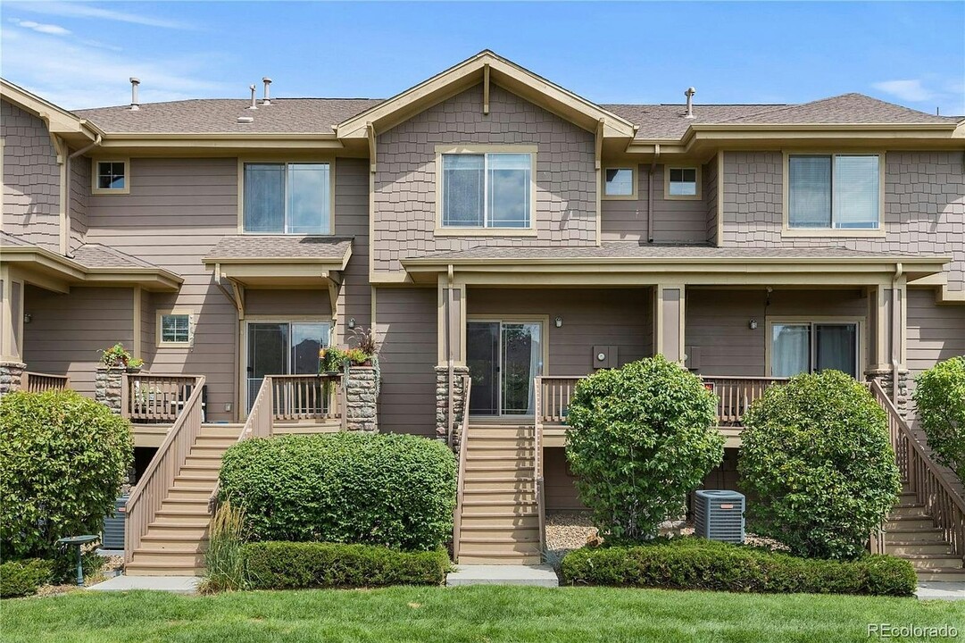 9777 Cherry Ln in Thornton, CO - Foto de edificio