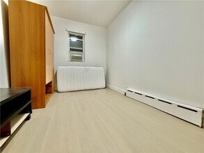 34 Bay 10th St in Brooklyn, NY - Building Photo - Building Photo