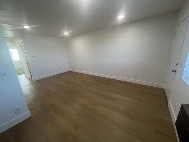 3965 Logan Ave in San Diego, CA - Building Photo - Building Photo