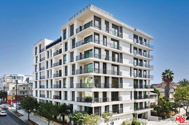 property at 904 S New Hampshire Ave