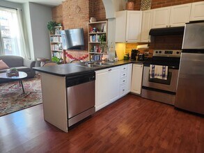 333 Barrie St in Kingston, ON - Building Photo - Building Photo