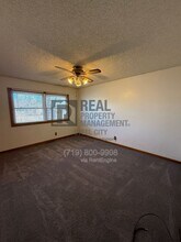 1813 Iroquois Rd in Pueblo, CO - Building Photo - Building Photo