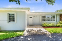 8340 SW 142nd St in Palmetto Bay, FL - Building Photo - Building Photo