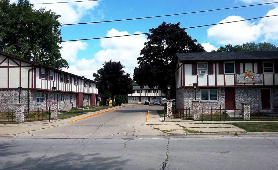 Taylor Crossing in Green Bay, WI - Building Photo