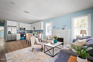 7576 Calvin St in Jacksonville, FL - Building Photo