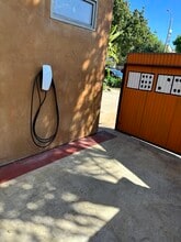 870 W 19th St in Costa Mesa, CA - Foto de edificio - Building Photo