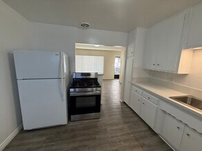 140 Virginia St, Unit C in El Segundo, CA - Building Photo - Building Photo