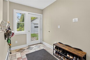 204 Roat St in Ithaca, NY - Building Photo