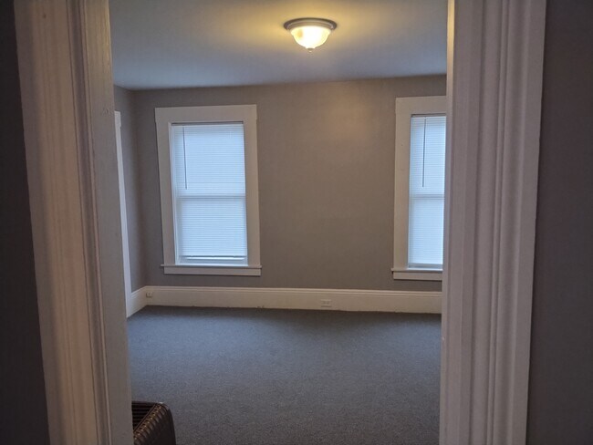 69 Dubuque St in Manchester, NH - Building Photo - Building Photo